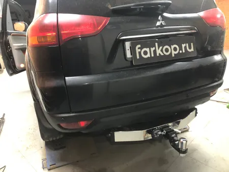 Фаркоп TowRus для Mitsubishi Pajero Sport 2008-2017 (с нерж. накладкой) 159366 в Ярославль