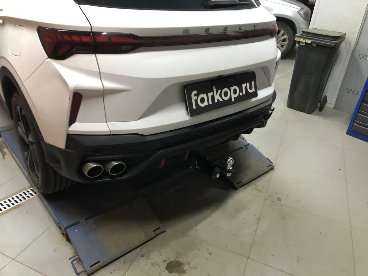 Фаркоп TowRus для Geely Coolray 2020- 299413 в Ярославль Фаркоп TowRus для Geely Coolray 2020- 299413 в Ярославль